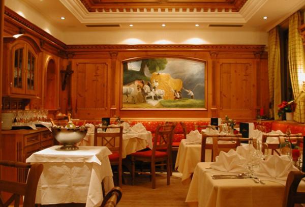 Hotel Herrschaftstaverne Haus im Ennstal Ngoại thất bức ảnh